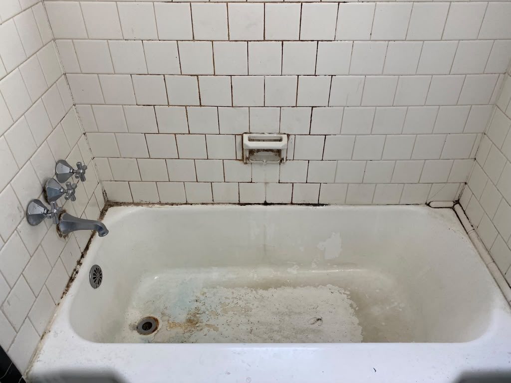 Same living room before cleaning